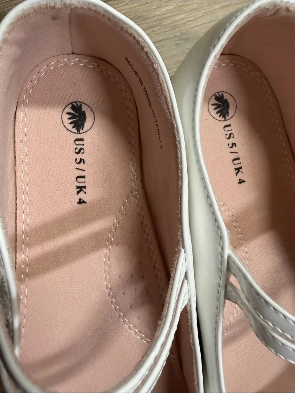Girls White Patent Mary Jane Dress Shoes